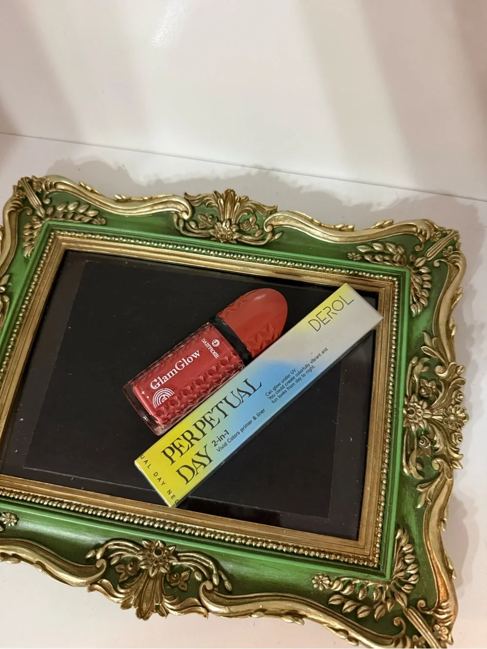 Lip and eye duo